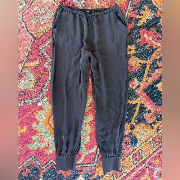 Theory | Women’s steel grey 100% silk Arai pull on jogger pants w/pockets size M - Picture 9 of 12